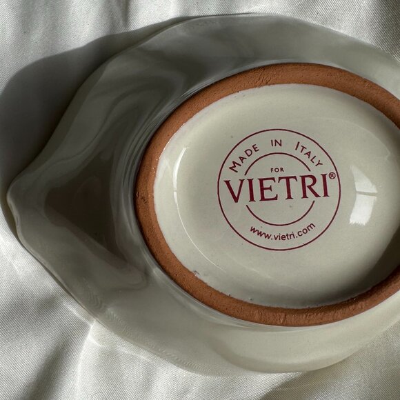 EUC, VIETRI Italy Pesce Crema White Fish Shape Condiment Bowl Dish, China, 6 in. - Picture 9 of 10